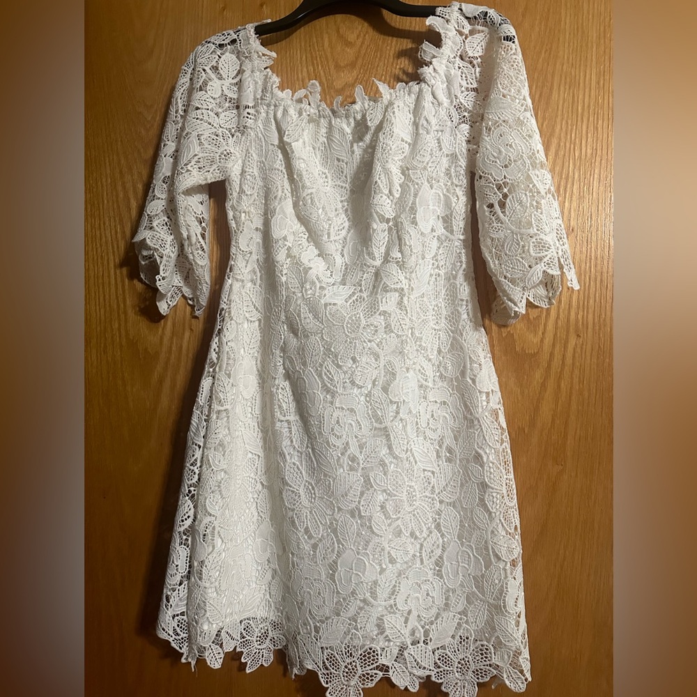 Beautiful Cream color Lace Dress size Medium.